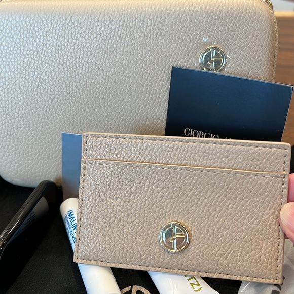 Giorgio Armani x Eva Air Business Class amenity kit. NEW - Picture 4 of 6